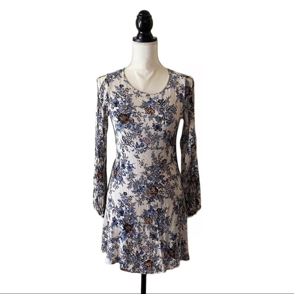American Eagle Outfitters Dresses & Skirts - 🍁 3/$25 🍁 American Eagle Outfitters Floral Freeflow Dress | Blue White  Small